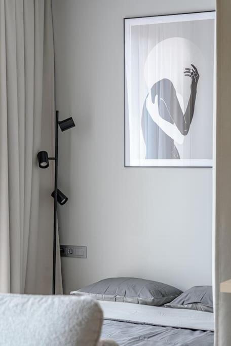 Cozy Japanese Oasis With Balcony, Gramophone, Netflix Lägenhet VNO Exteriör bild