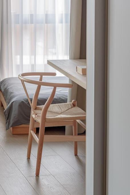 Cozy Japanese Oasis With Balcony, Gramophone, Netflix Lägenhet VNO Exteriör bild