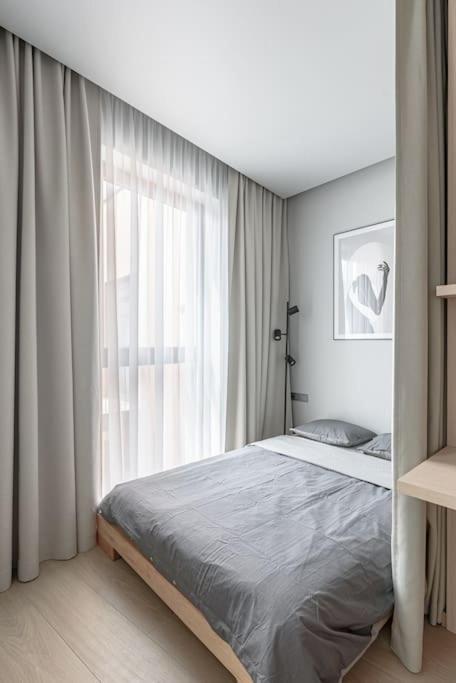 Cozy Japanese Oasis With Balcony, Gramophone, Netflix Lägenhet VNO Exteriör bild
